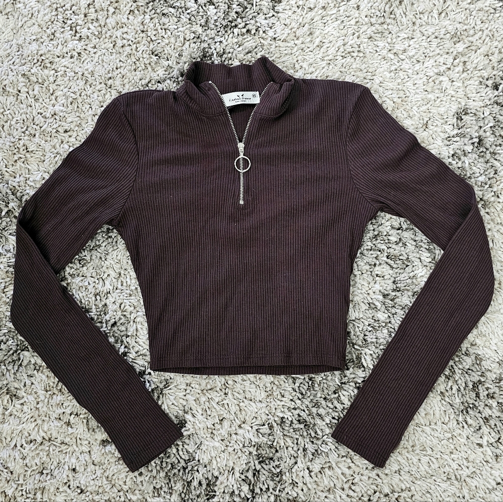 Women's Extra Small Rebellious Dreams Brown Long Sleeve Crop Top